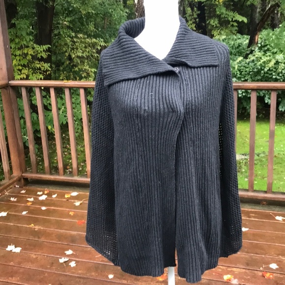 NWT! OLIVE + OAK sizs XS poncho style sweater
